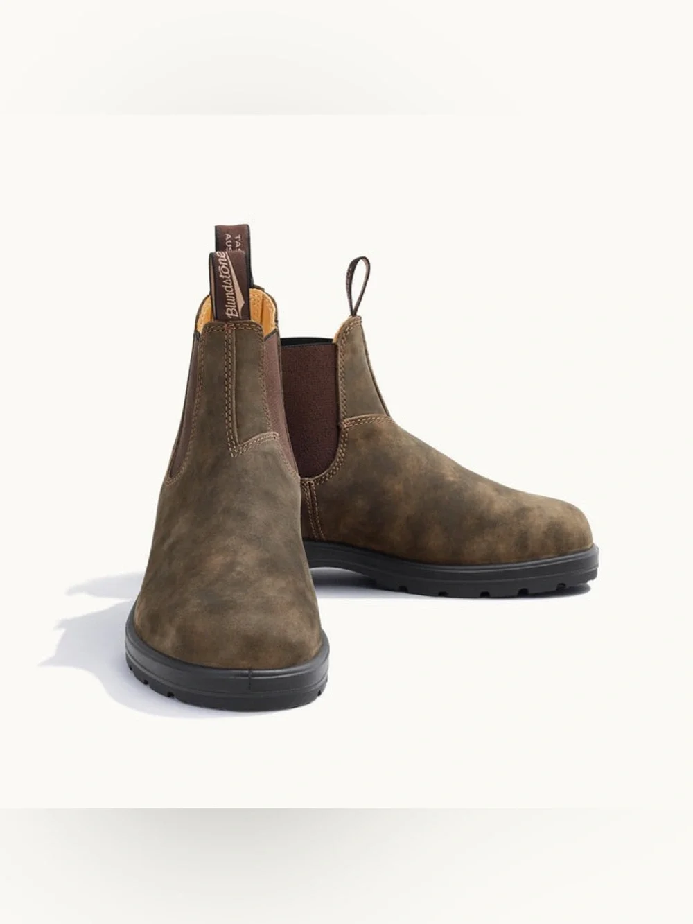 ✨BNWT - Blundstone Men’s Classics #585 - Rustic Brown - size 10✨